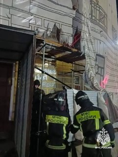 Пожар у Волковского театра: огонь не затронул здание
