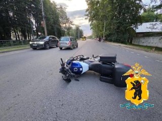 Серьезное ДТП в Ярославле: мотоциклист столкнулся с велосипедистом