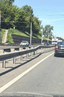 Необходимость ремонта отбойника на Московском проспекте Ярославля
